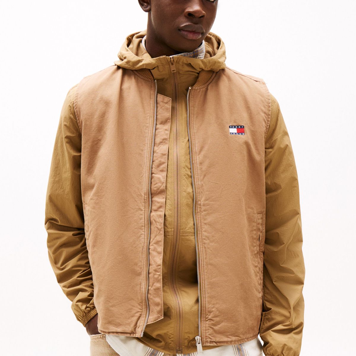 TOMMY HILFIGER - Chaleco marrón de lona con cremallera Tommy Jeans