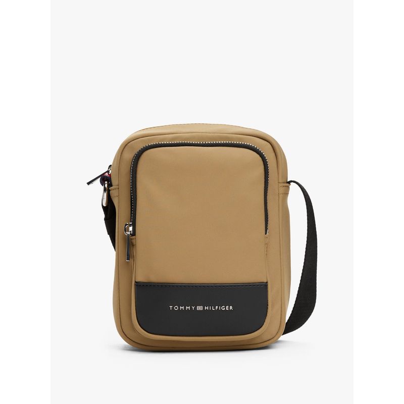 TOMMY HILFIGER - Bolso beige reporter TH Business con logo metálico Tommy Hilfiger