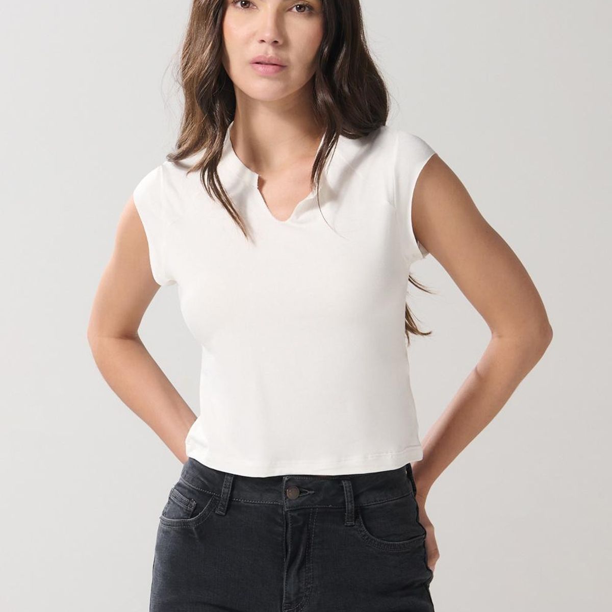 KOAJ - KOAJ Camiseta unicolor ajustada cuello redondo con abertura Mujer