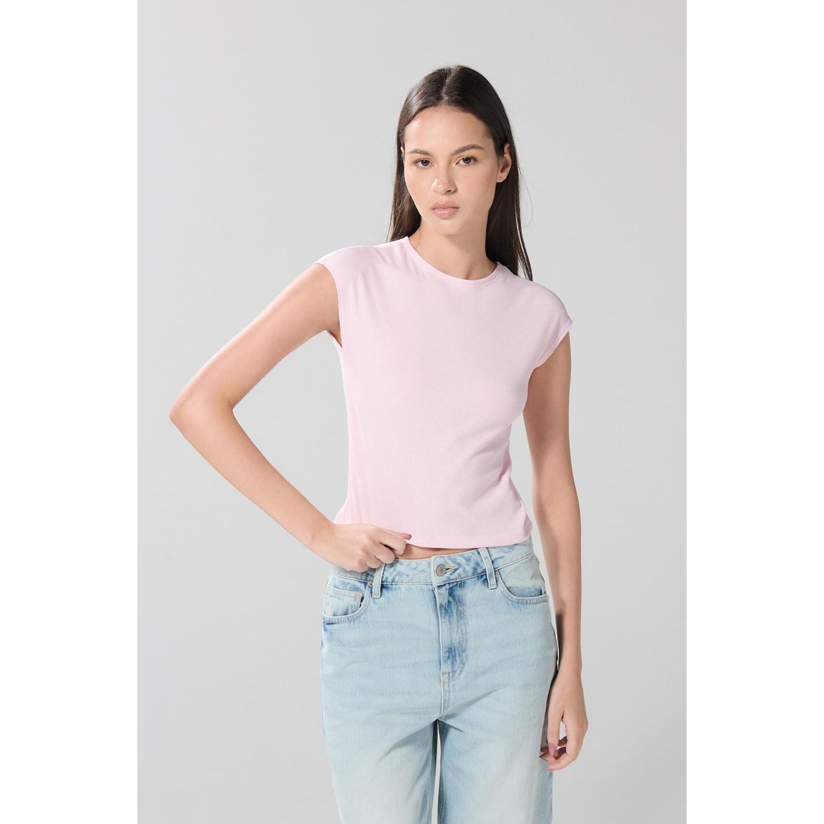 KOAJ - KOAJ Camiseta con texturas acanaladas y manga sisa unicolor Mujer
