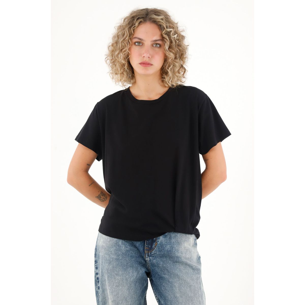 TOPMARK - Camiseta con detalle anudado negra para mujer