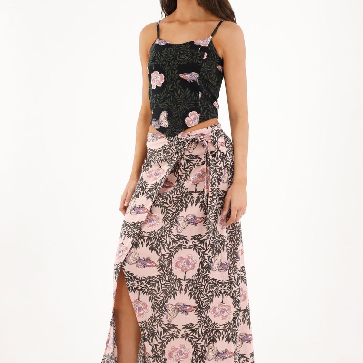 TOPMARK - Camisa tipo crop top negra estampada para mujer