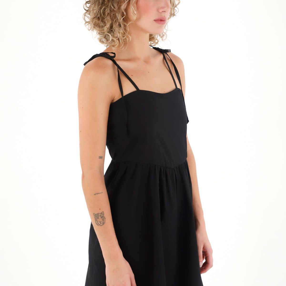 TOPMARK - Vestido corto de tiras que anudan en hombro negro para mujer