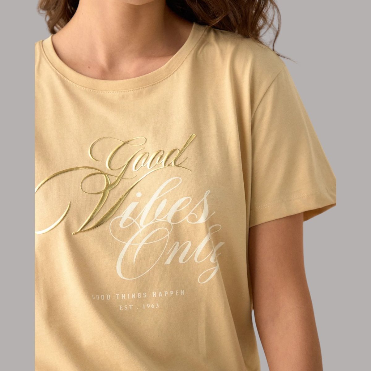 ESPRIT - Esprit Camiseta para Mujer con Relieve - Blusa para Dama Manga Corta