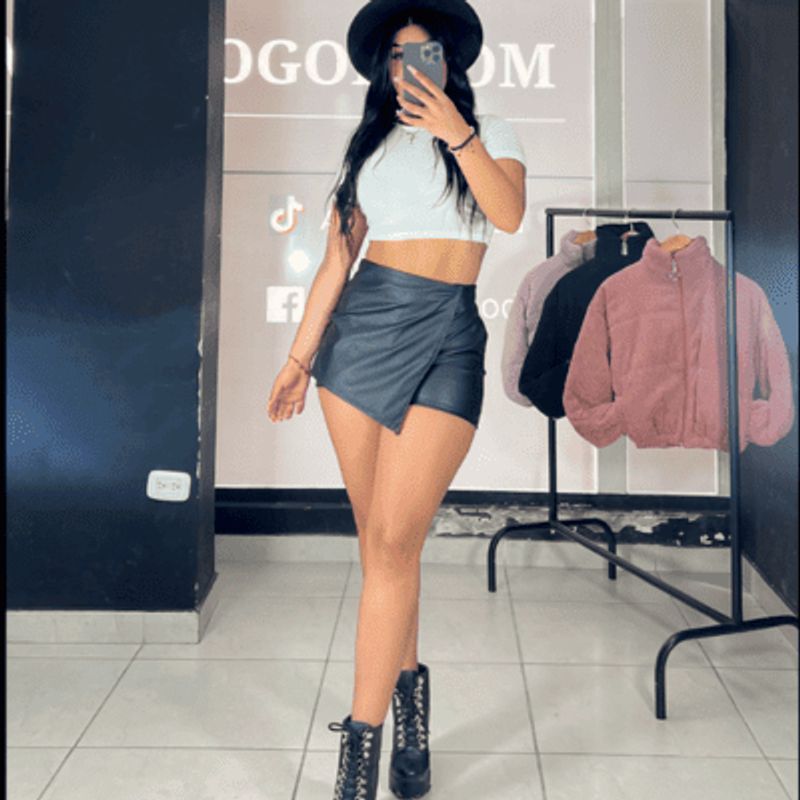 ATOGOB - Falda short cuerina corto con orma