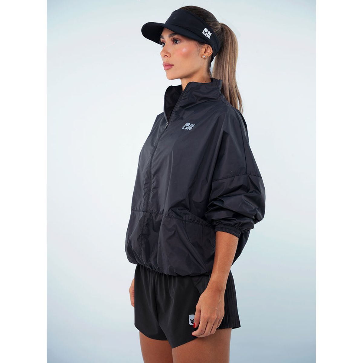 NO RULES - CHAQUETA CORTAVIENTOS NEGRA.