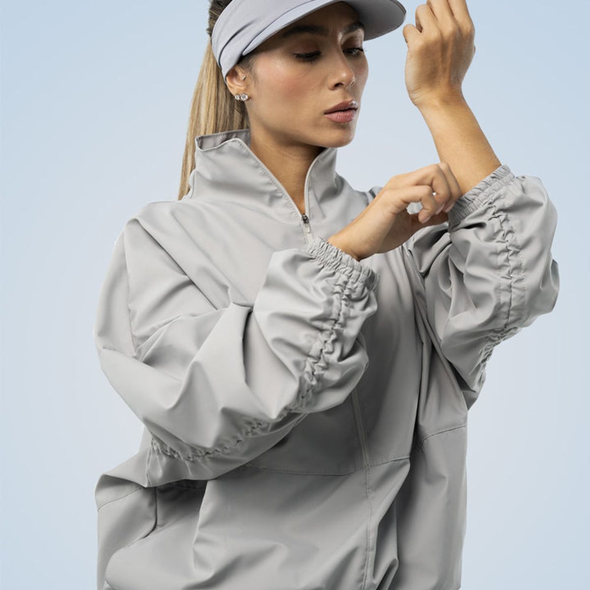 NO RULES - CHAQUETA CORTAVIENTOS GRIS.