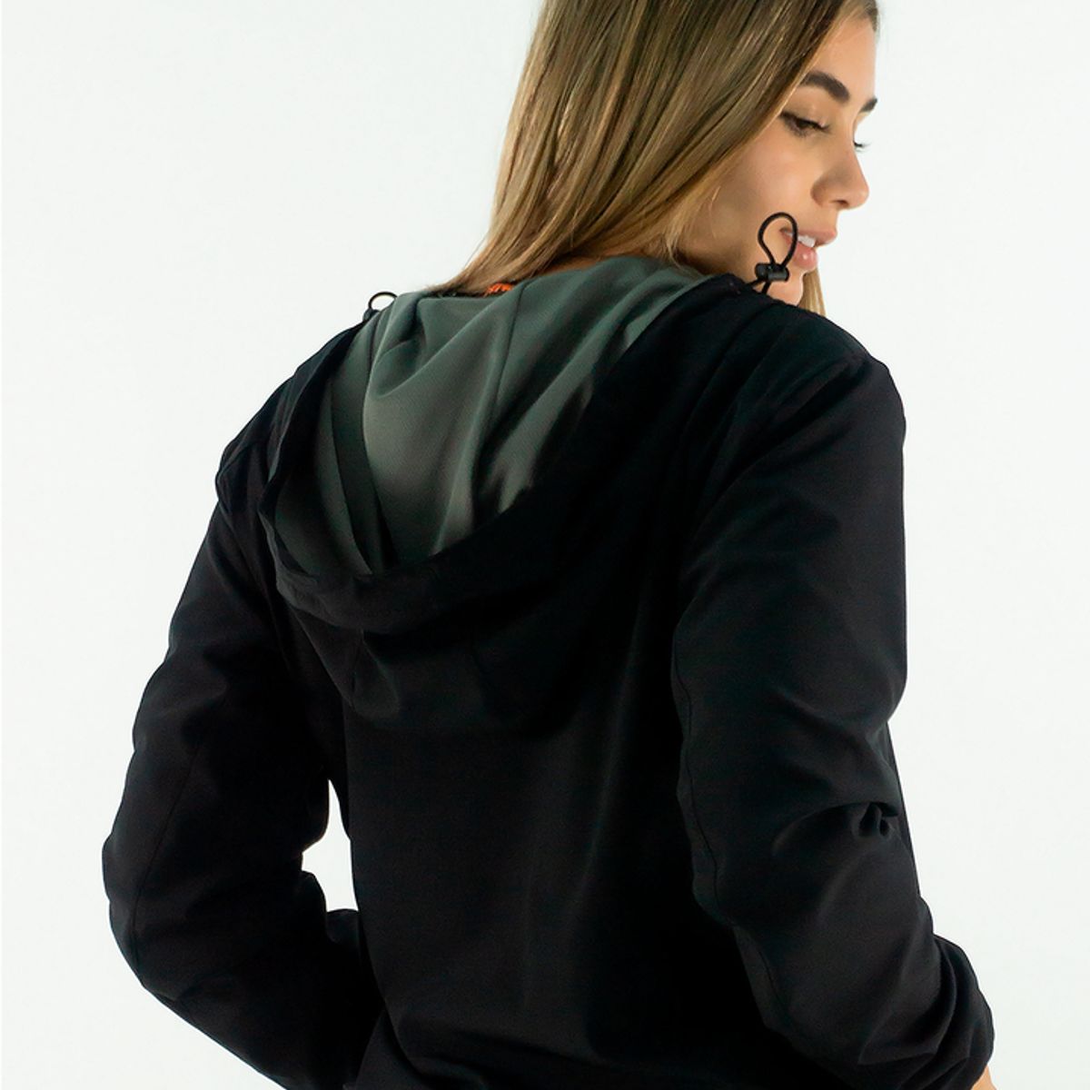 NO RULES - CHAQUETA DEPORTIVA NEGRA.