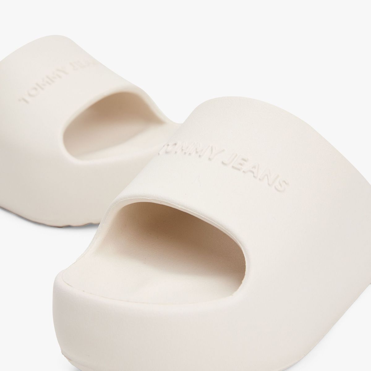 TOMMY HILFIGER - Sandalias Beige Con Plataforma Y Logo EN0EN02879ACG