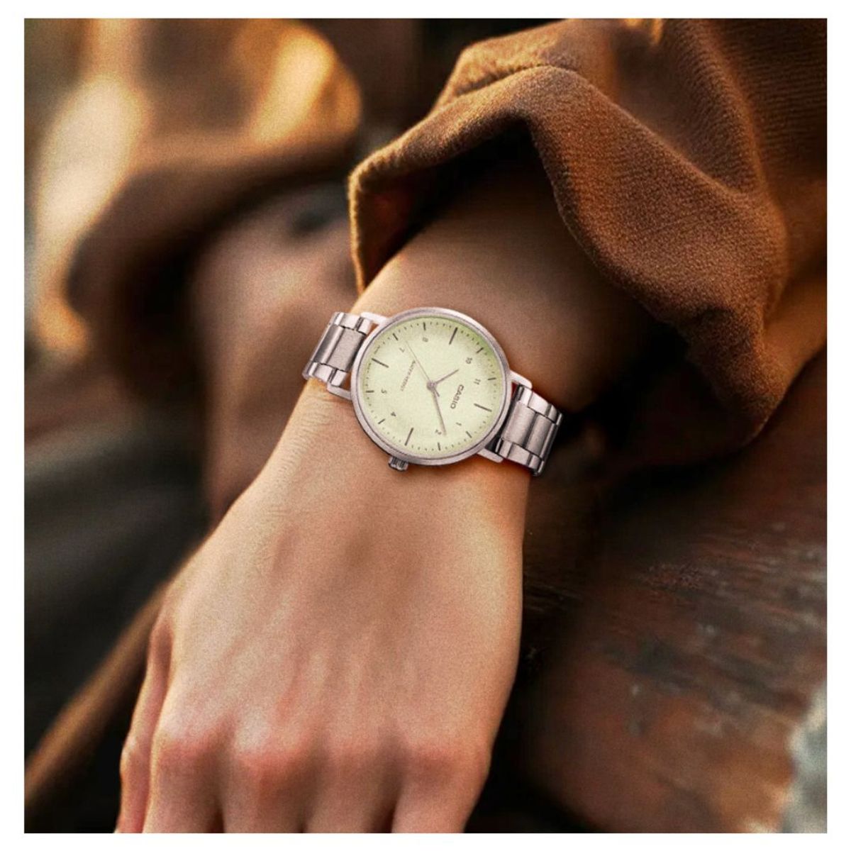 CASIO - Reloj Mujer Casio Modelo LTP-VT03D-3B Diseño Elegante