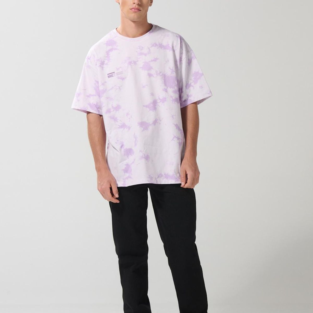 KOAJ - KOAJ Camiseta lila tie dye oversize con textos y manga corta Hombre