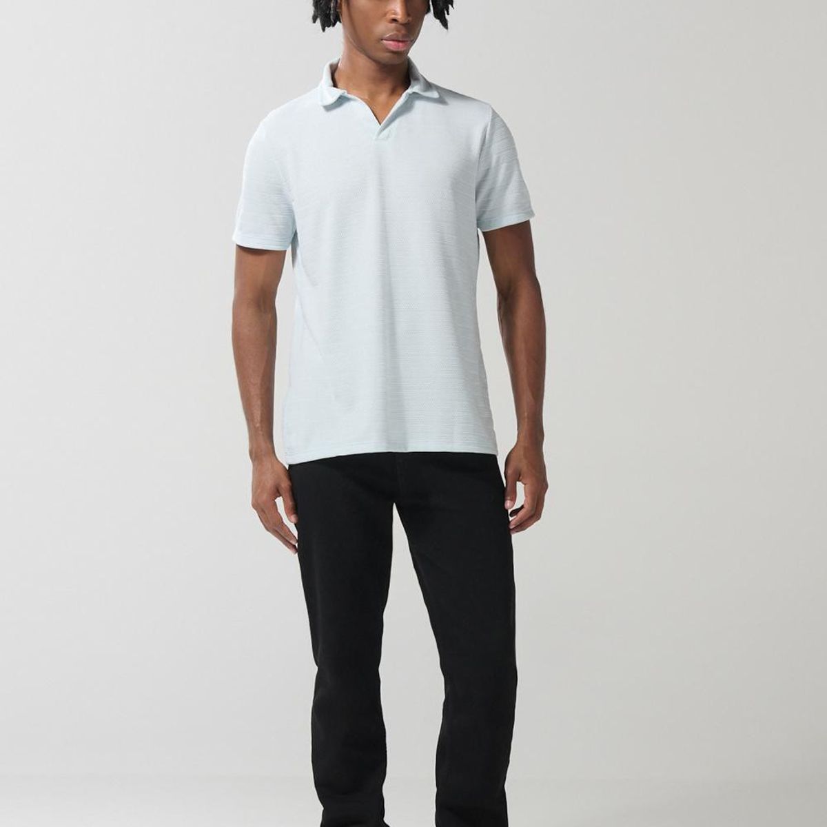KOAJ - KOAJ Camiseta polo azul clara con cuello V y manga corta Hombre