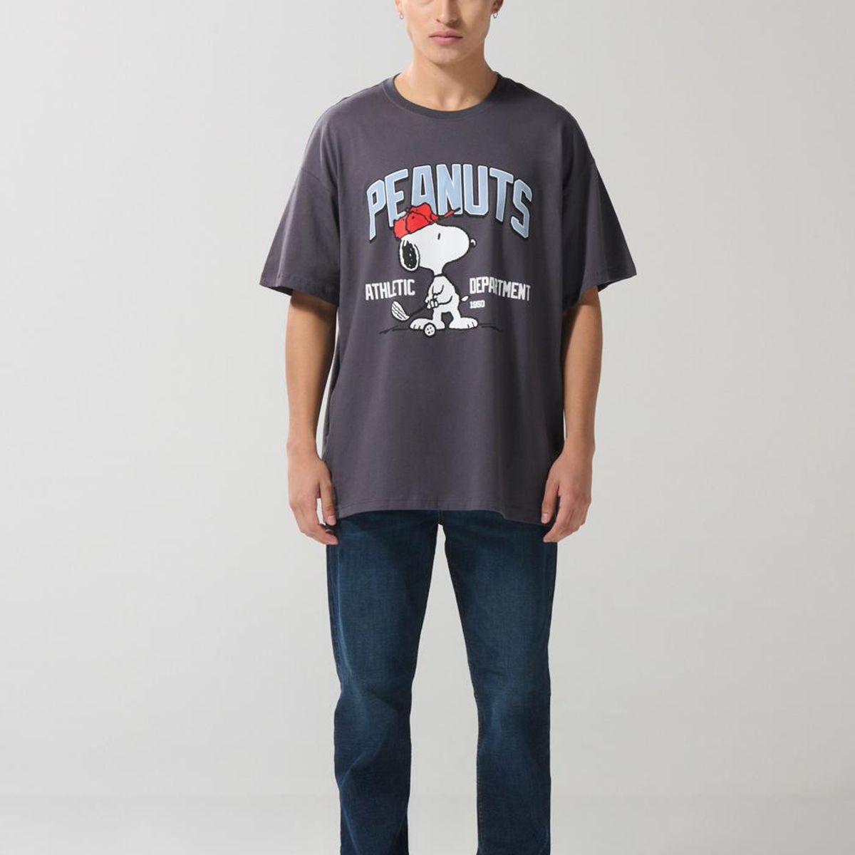 KOAJ - KOAJ Camiseta de Snoopy gris con cuello redondo oversize Hombre