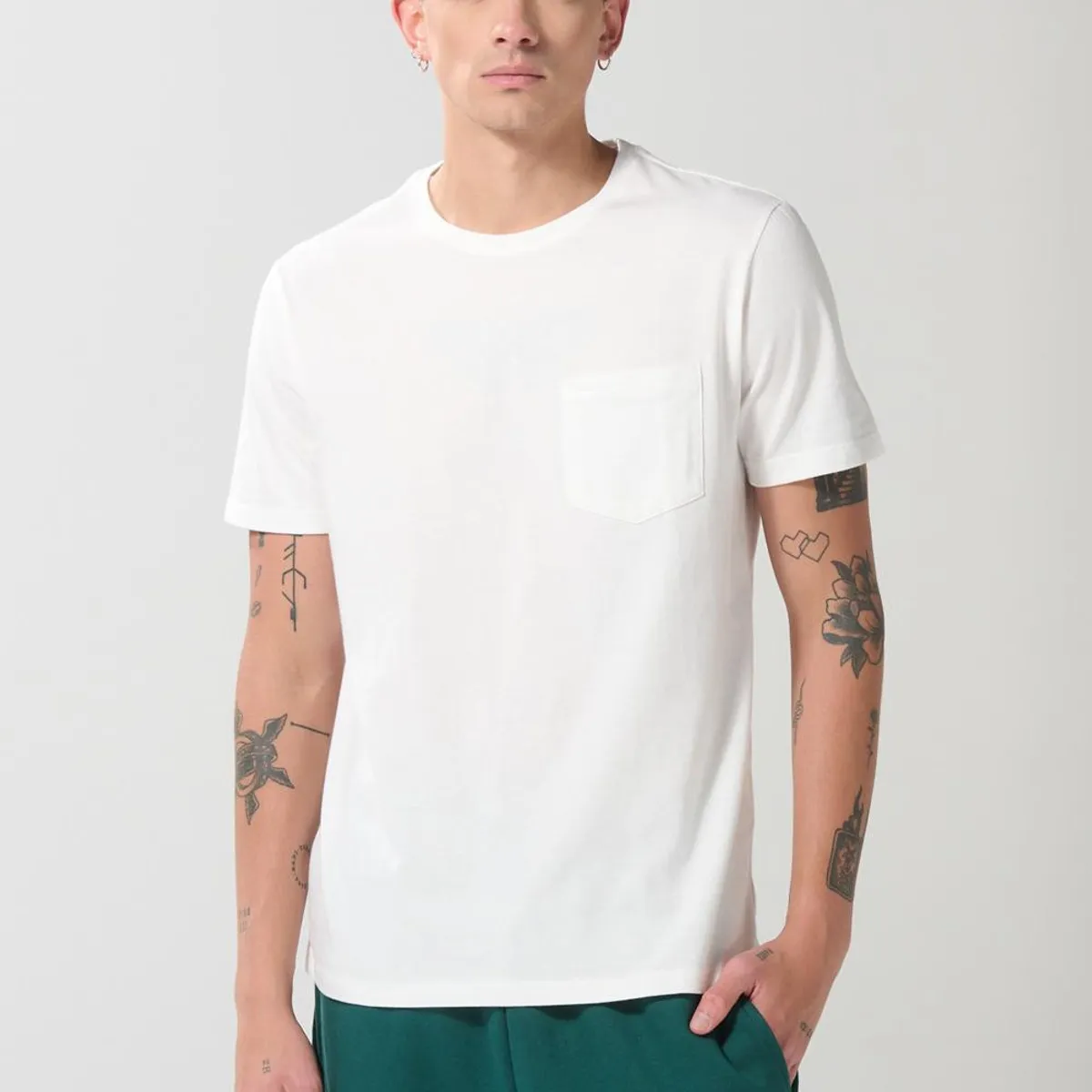 KOAJ - KOAJ Camiseta con bolsillo, manga corta y cuello redondo un Hombre