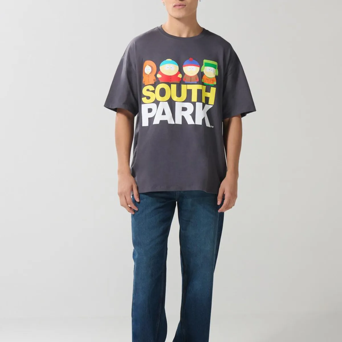 KOAJ - KOAJ Camiseta oversize gris manga corta con arte de South P Hombre
