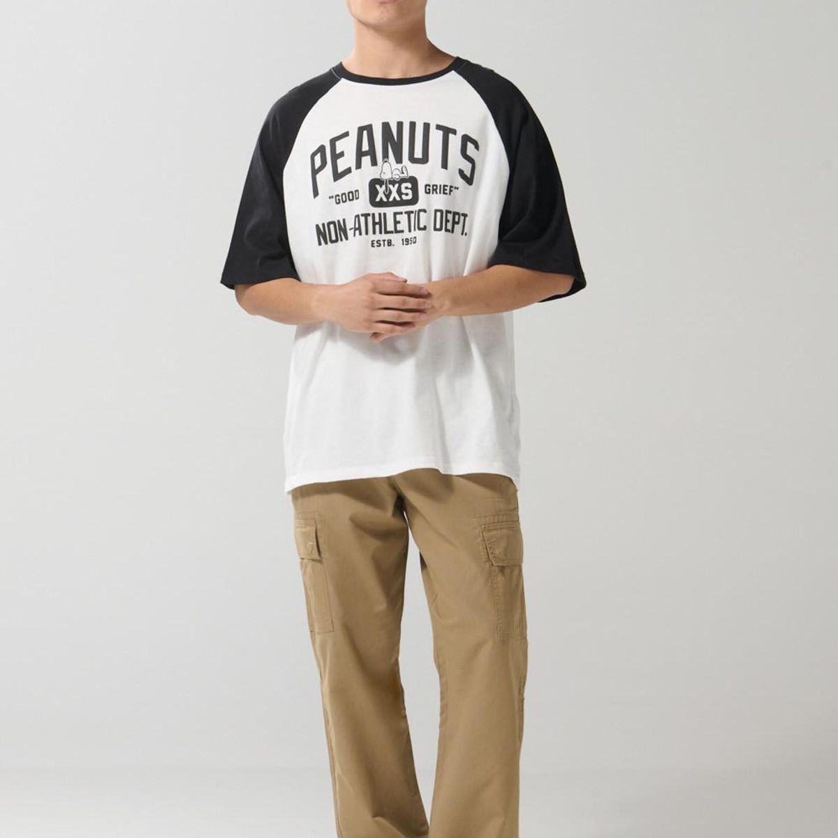 KOAJ - KOAJ Camiseta manga ranglan crema clara de Snoopy Hombre