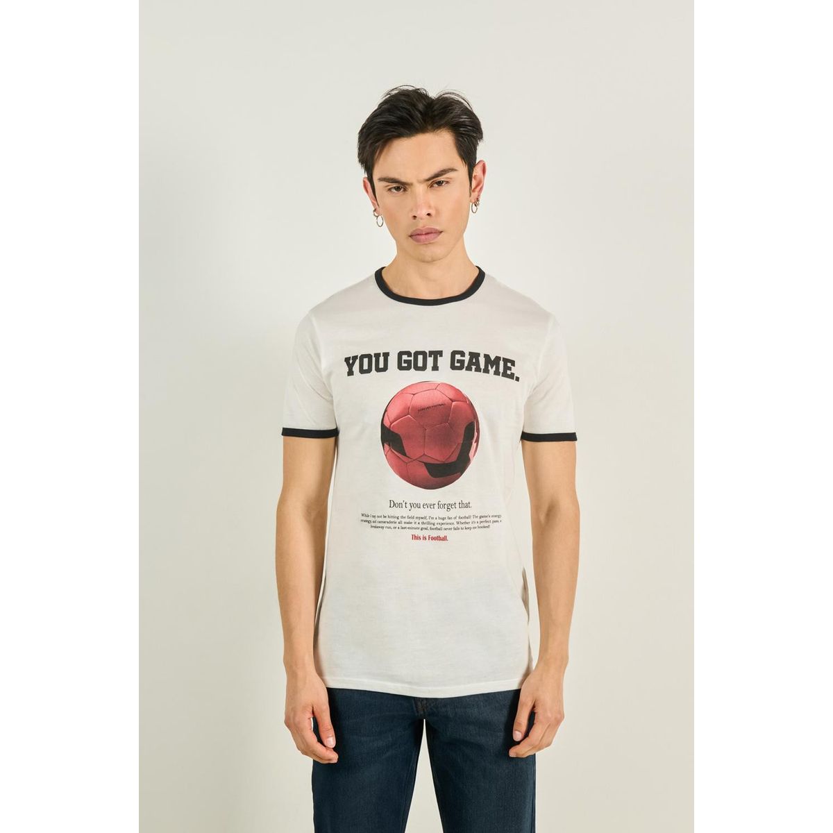 KOAJ - KOAJ Camiseta crema manga corta con contrastes y arte colleg Hombre