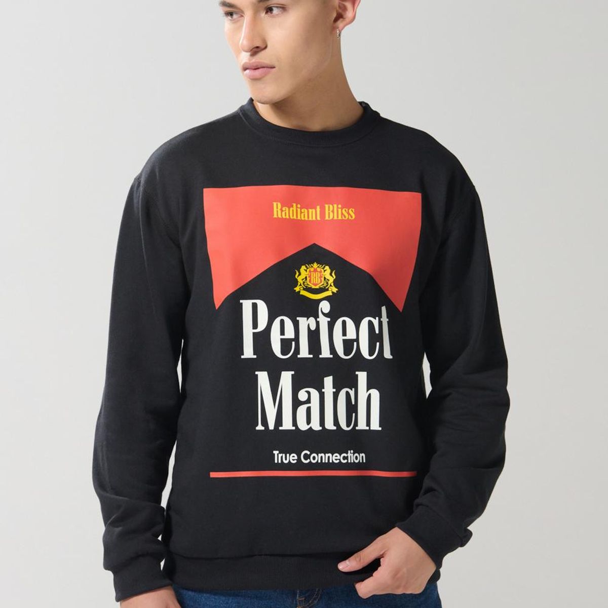 KOAJ - KOAJ Buzo negro cuello redondo con diseño de texto Hombre