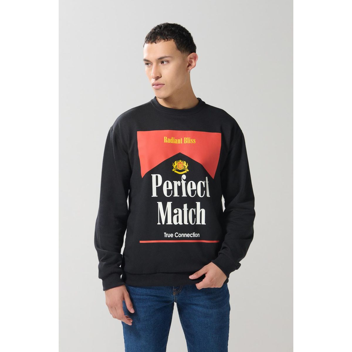 KOAJ - KOAJ Buzo negro cuello redondo con diseño de texto Hombre