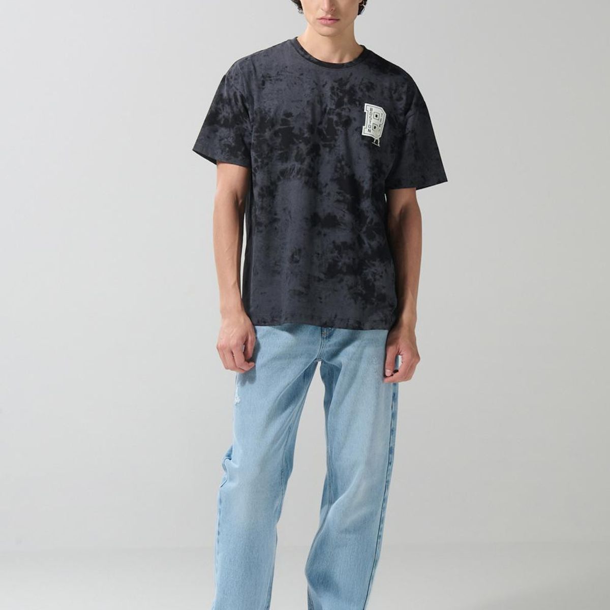 KOAJ - KOAJ Camiseta negra tie dye oversize college con manga corta Hombre