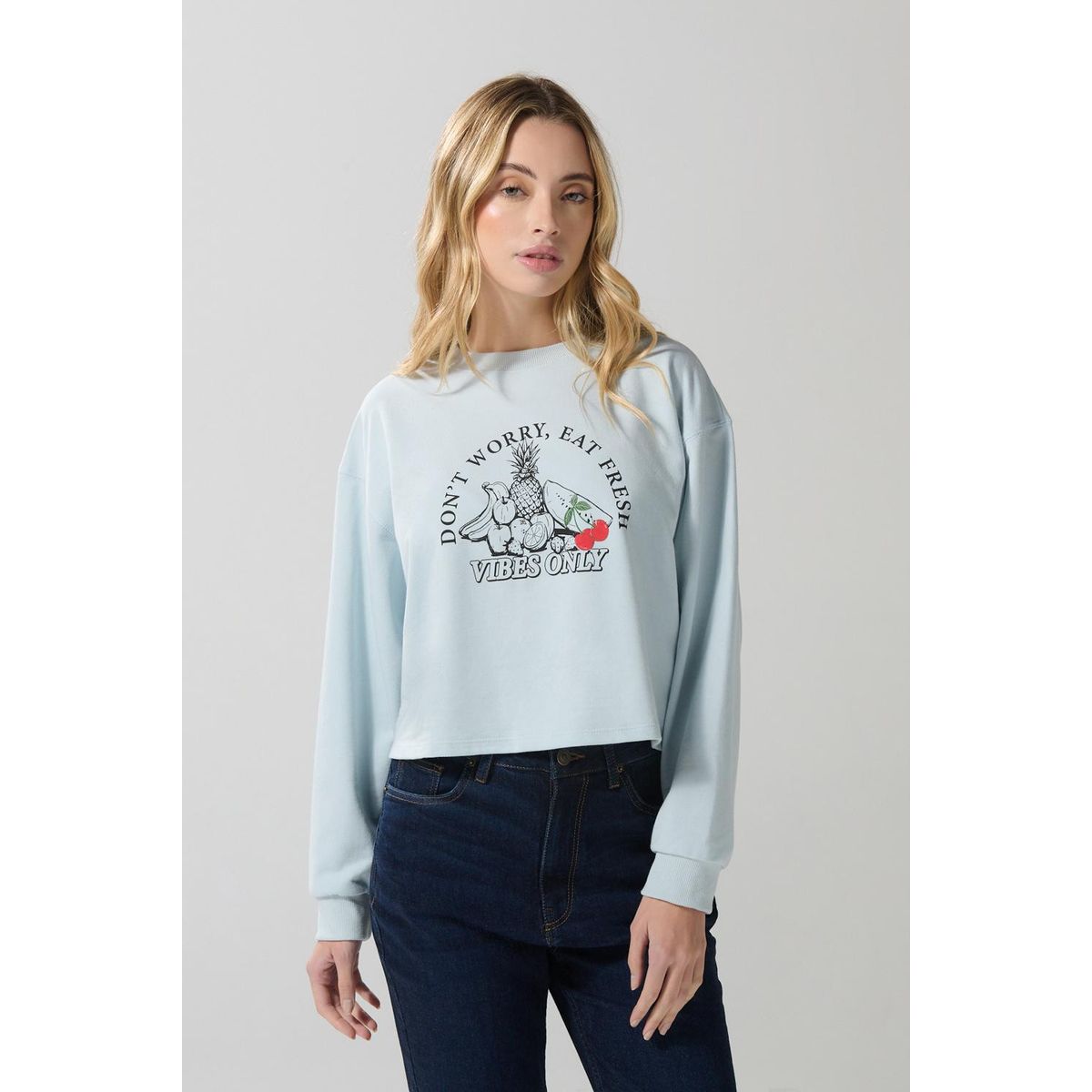 KOAJ - KOAJ Buzo crop top unicolor con diseño de frutas Mujer