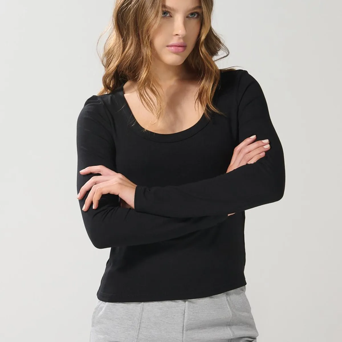 KOAJ - KOAJ Camiseta manga larga en viscosa unicolor con escote en  Mujer