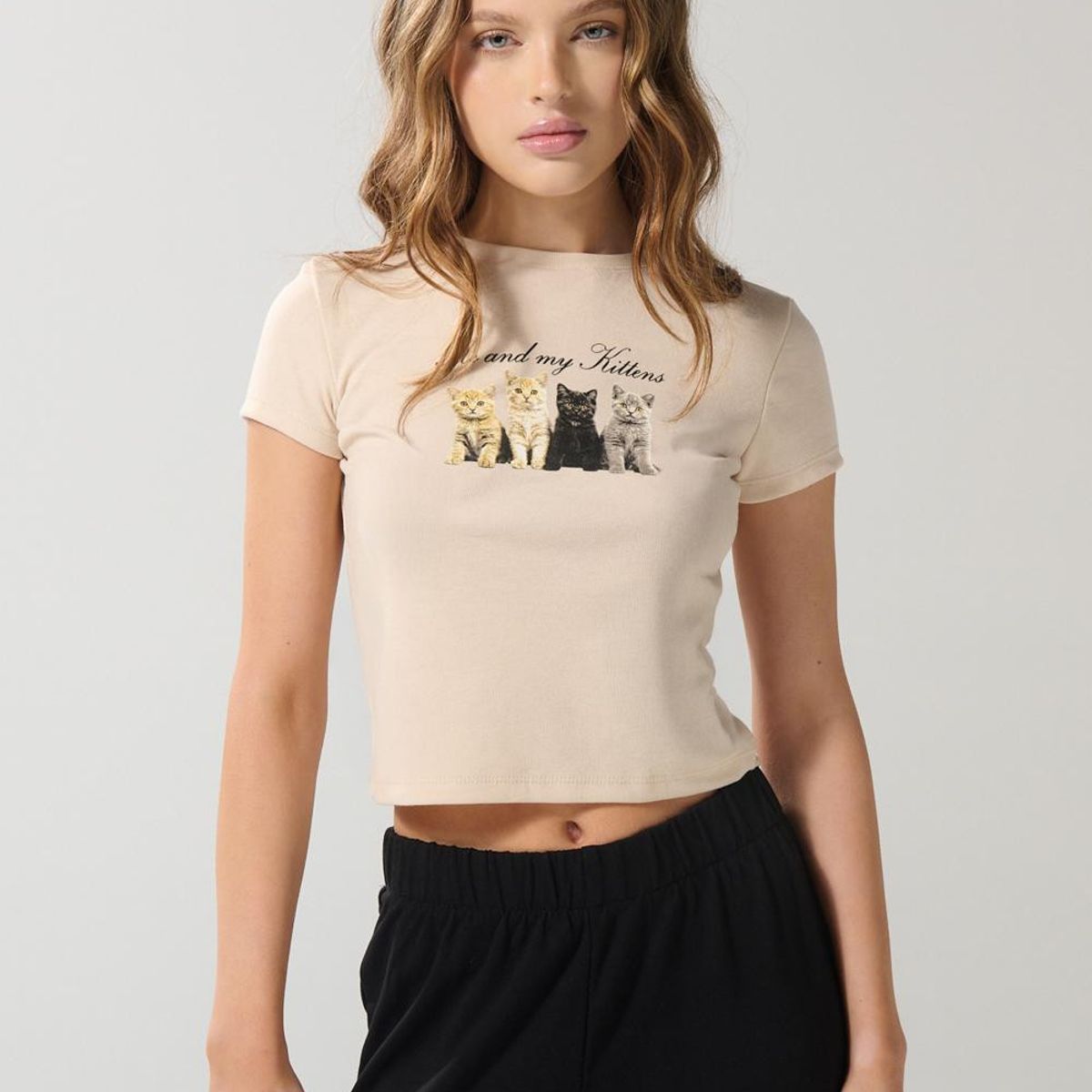 KOAJ - KOAJ Camiseta ajustada unicolor manga corta estampada Mujer