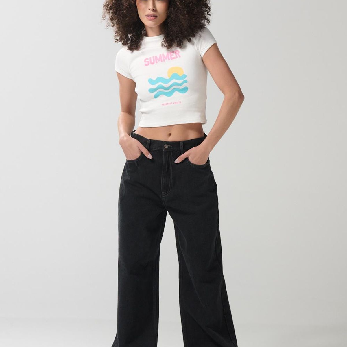 KOAJ - KOAJ Camiseta unicolor cuello redondo con texto en frente Mujer