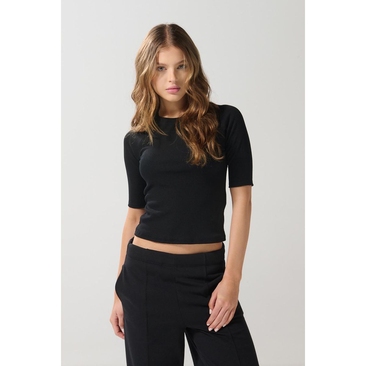 KOAJ - KOAJ Camiseta unicolor con texturas y manga ranglan corta Mujer