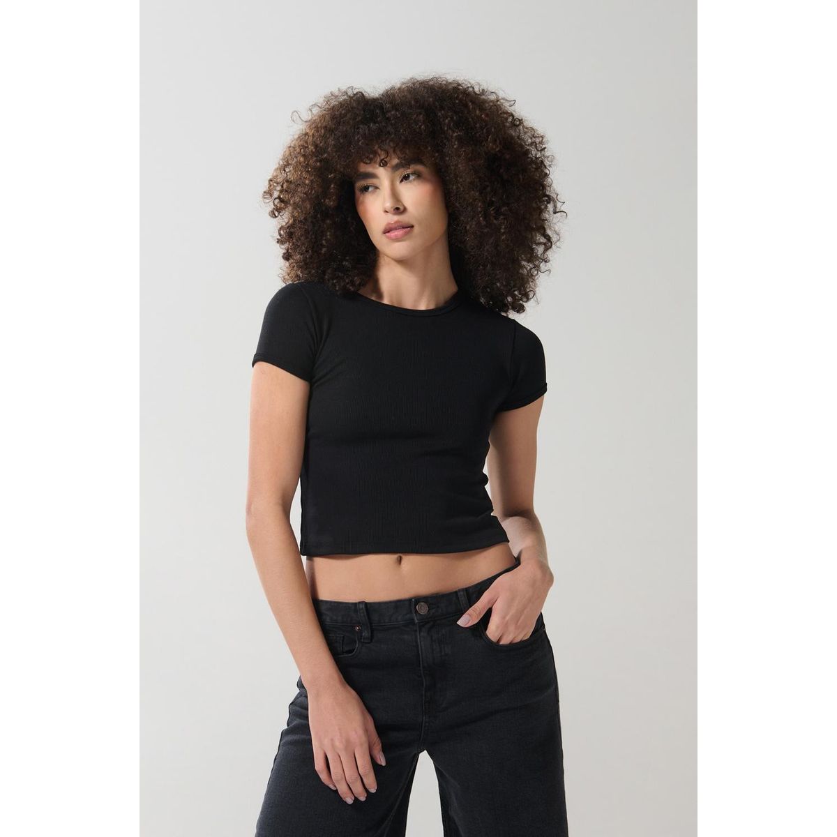 KOAJ - KOAJ Camiseta acanalada unicolor ajustada con manga corta Mujer