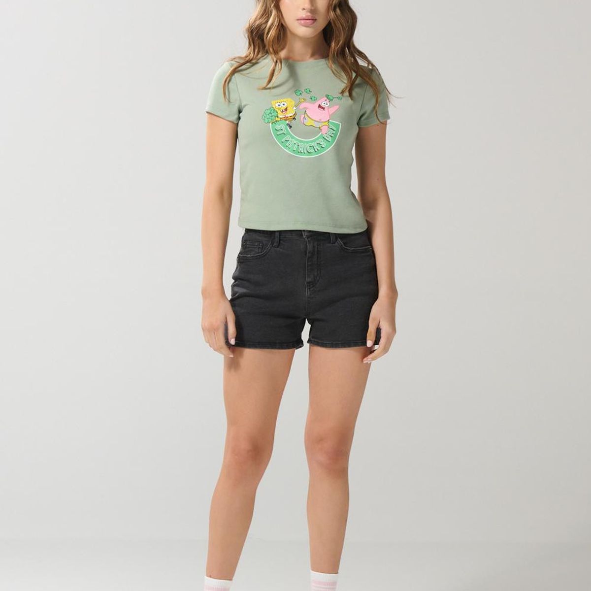 KOAJ - KOAJ Camiseta manga corta en rib con estampado en frente de  Mujer