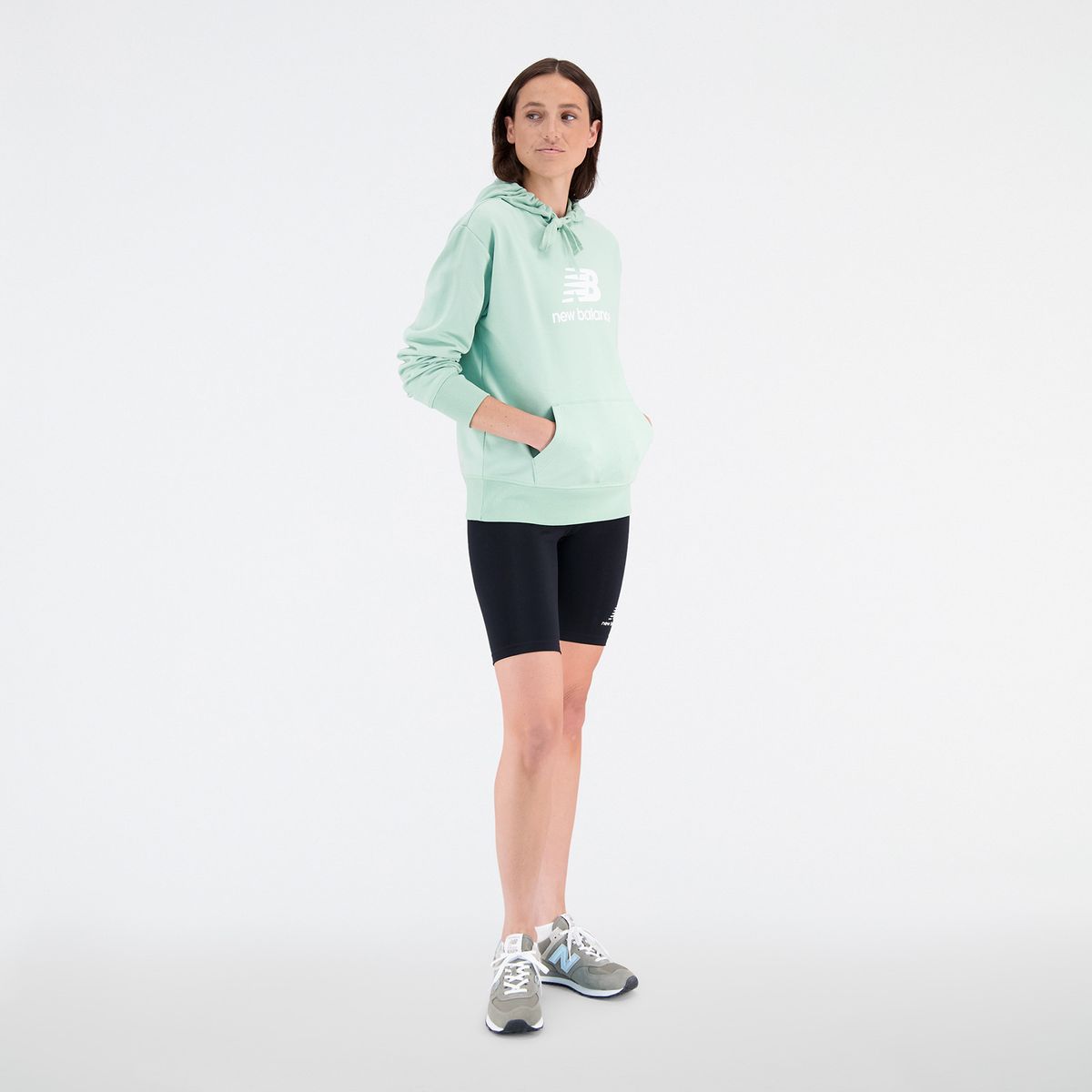 NEW BALANCE - Chaqueta Deportiva New Balance Essentials Verde Para Mujer