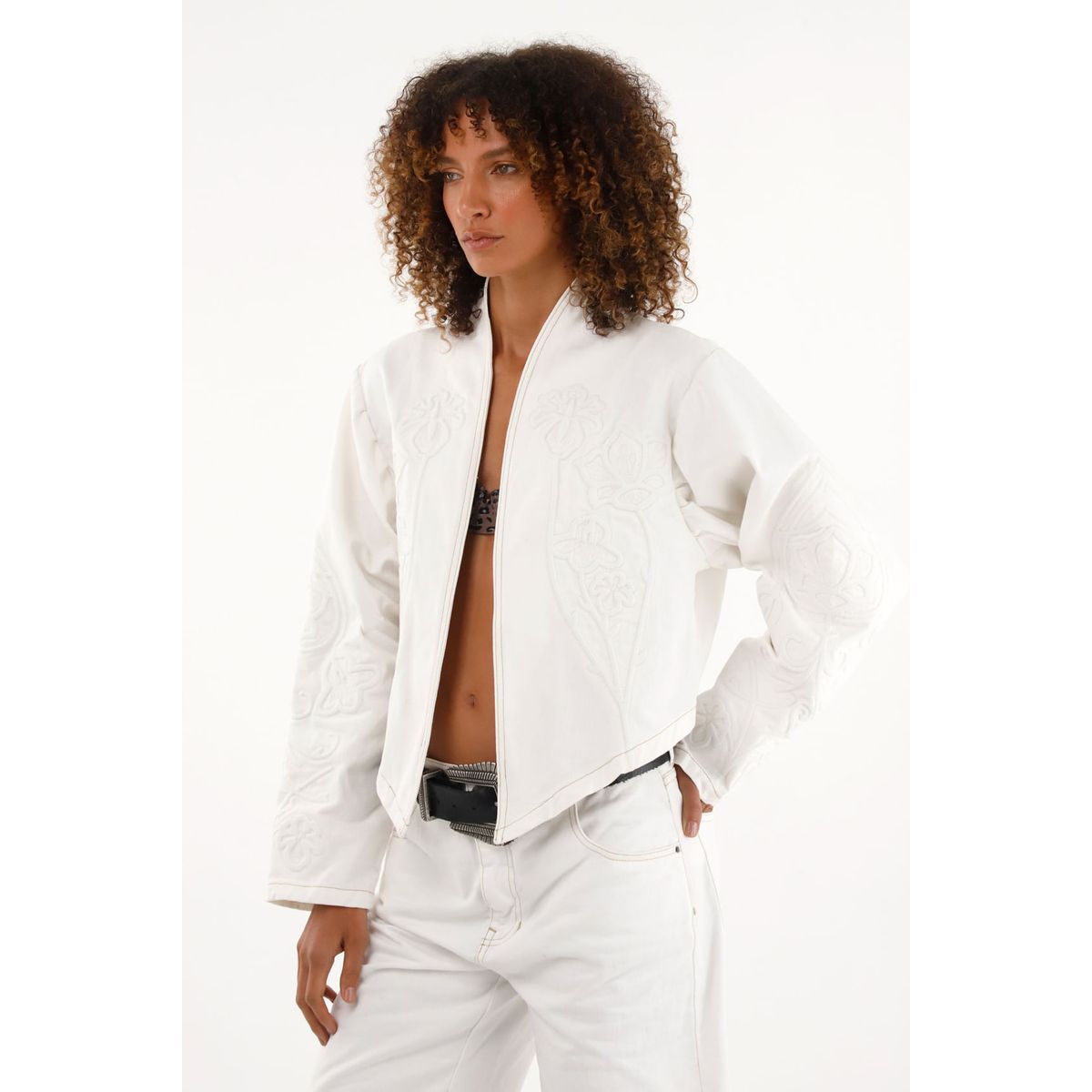 TENNIS - Chaqueta crop crudo con bordados para mujer