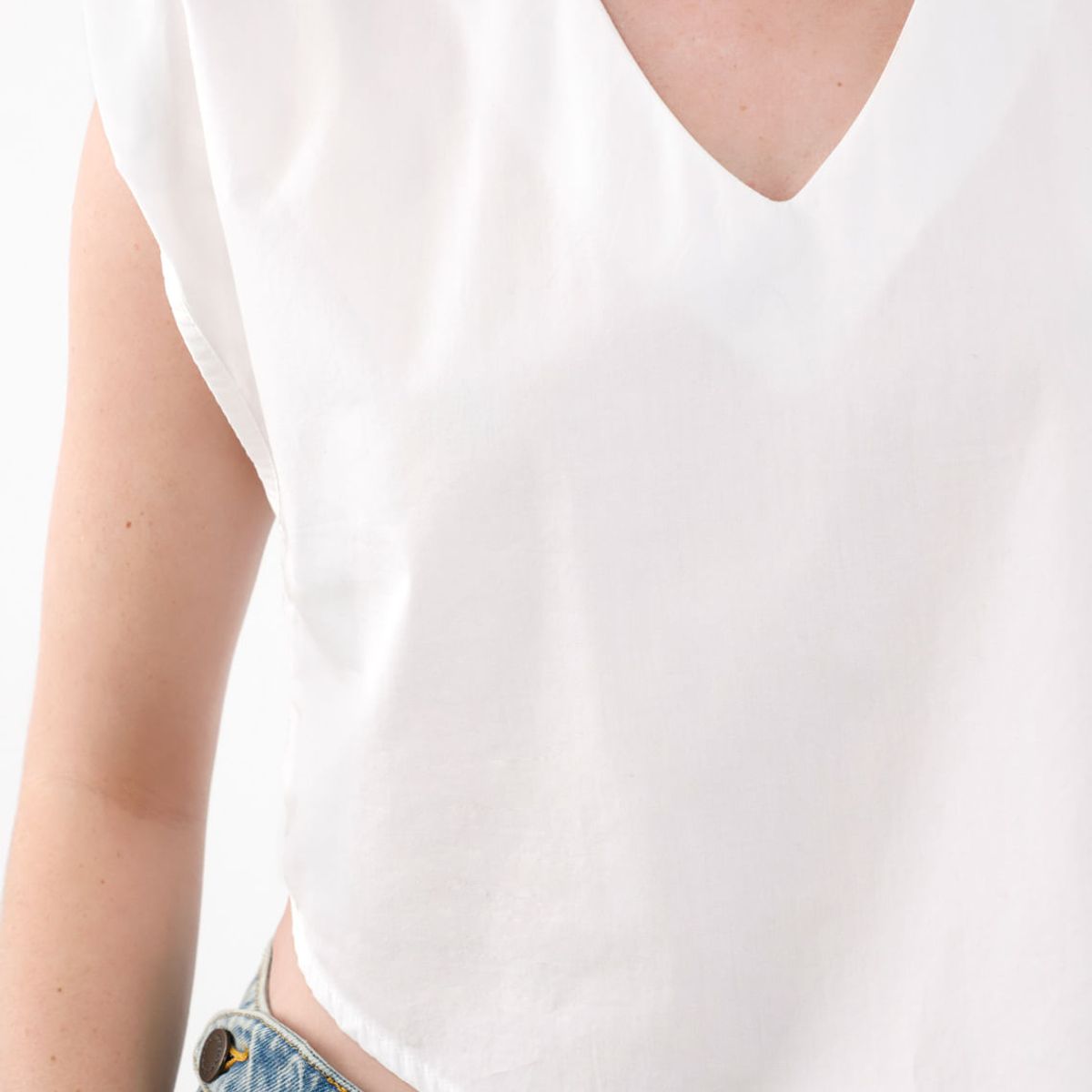 TENNIS - Camisa manga sisa escote en V blanca para mujer