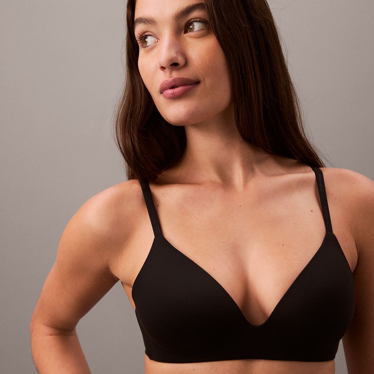 CALVIN KLEIN - Brasier negro invisible sin aro - Perfectly Fit Calvin Klein