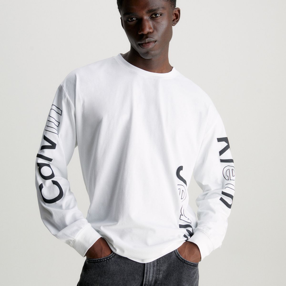 CALVIN KLEIN - Camiseta de manga larga con logo gráfico Calvin Klein