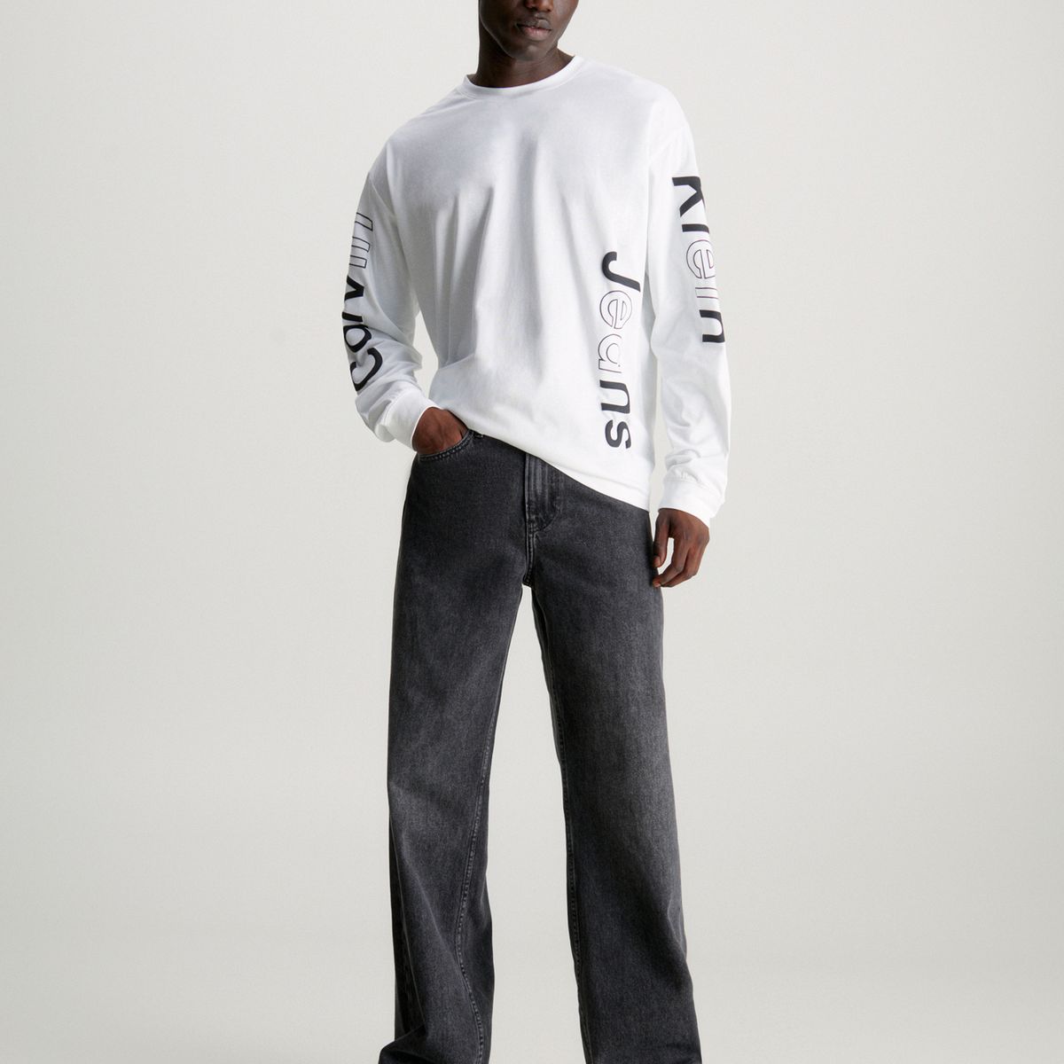 CALVIN KLEIN - Camiseta de manga larga con logo gráfico Calvin Klein