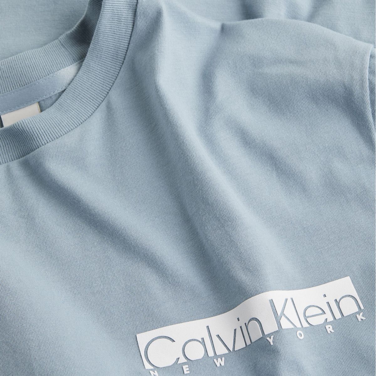 CALVIN KLEIN - Camiseta azul con logotipo en caja Calvin Klein