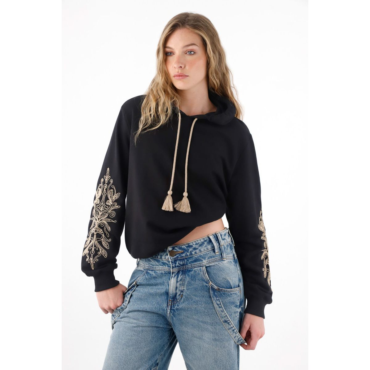 TENNIS - Buzo amplio con cordón y bordados negro para mujer