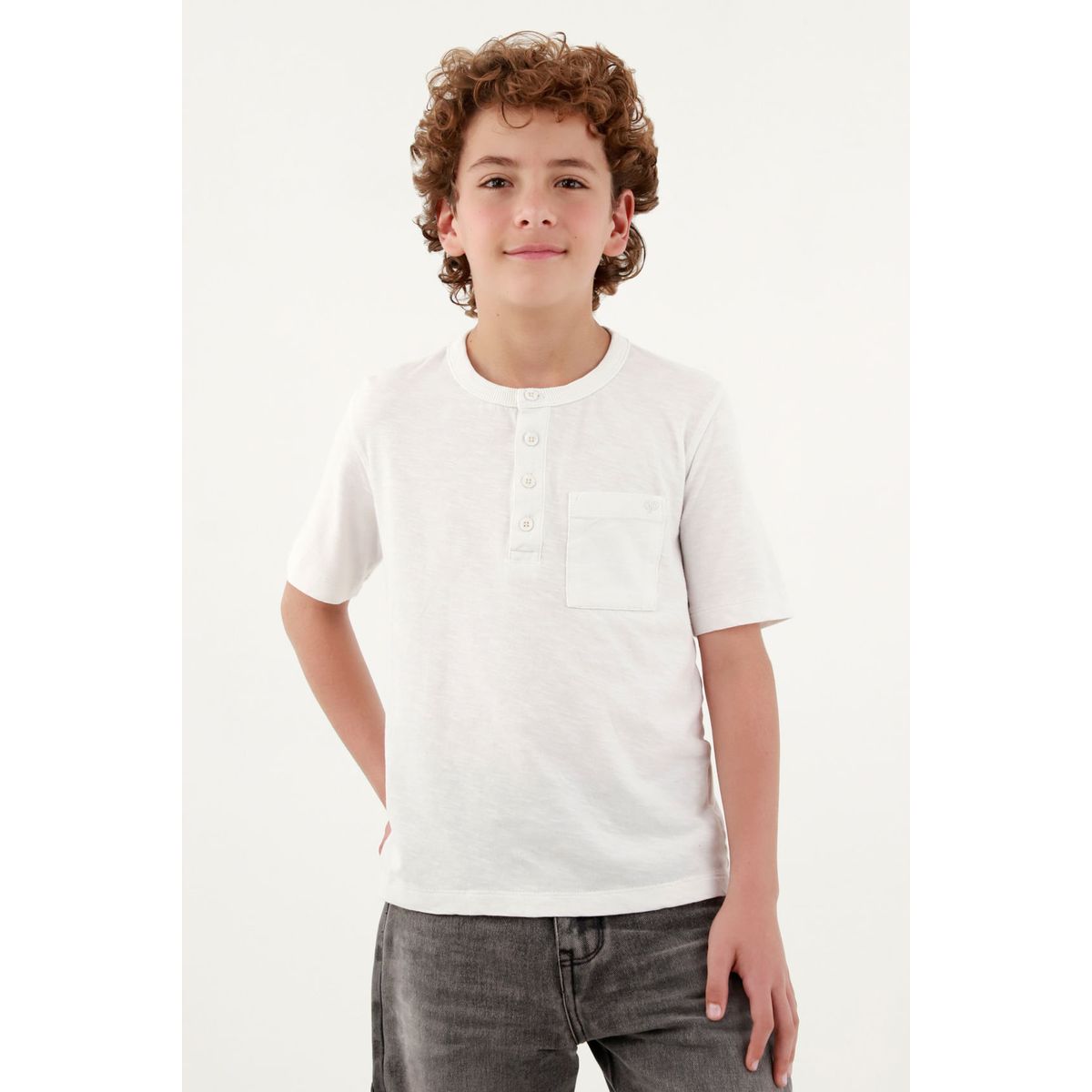 TENNIS - Camiseta azul con mini bordado para niño