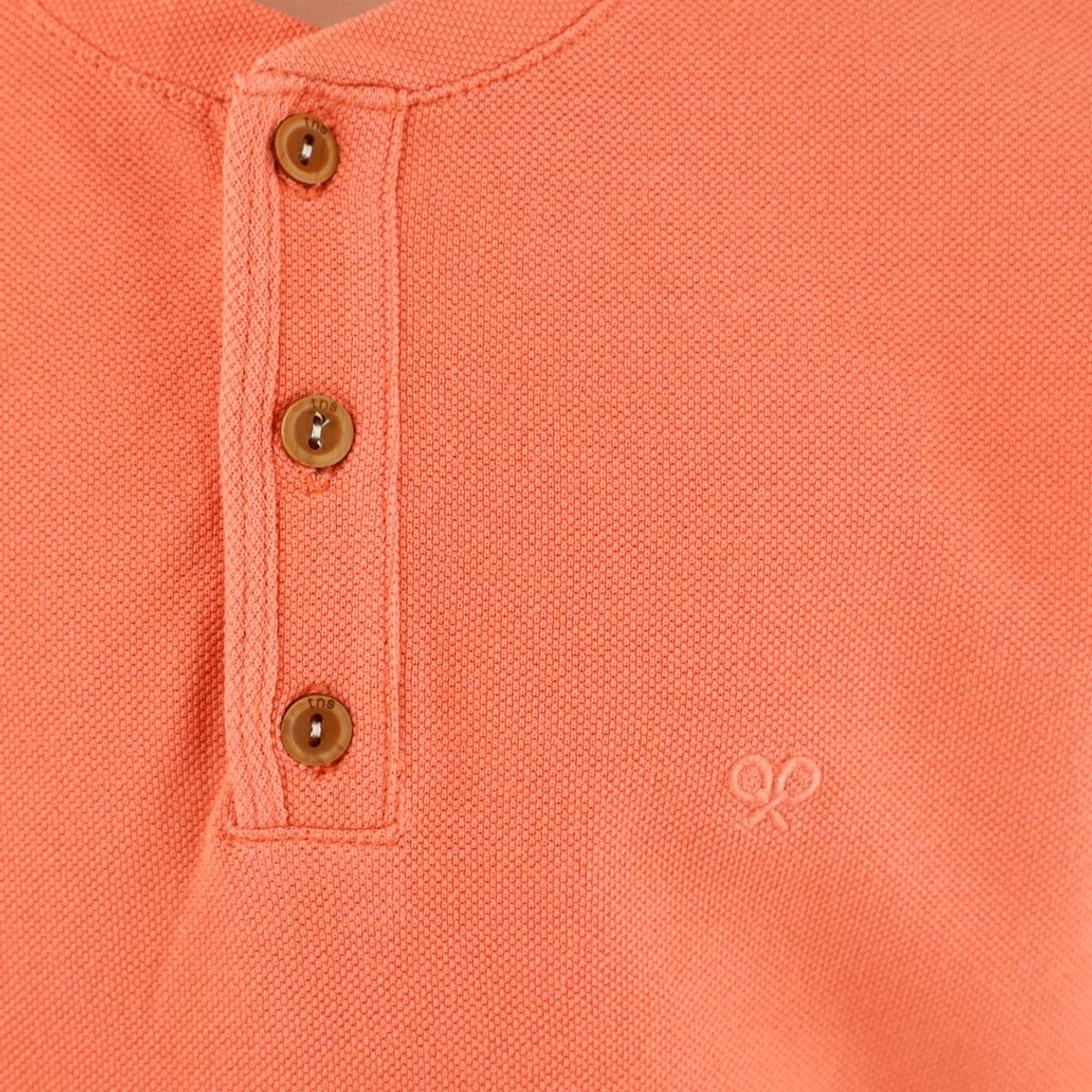 TENNIS - Camiseta naranja con perilla de botones para niño