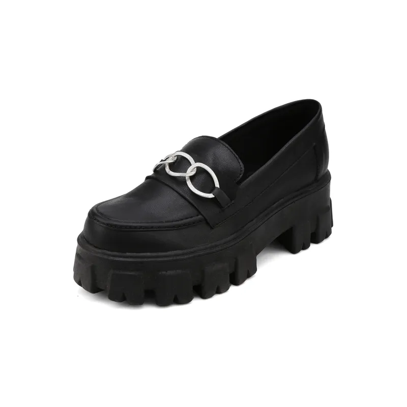 SEVENTEEN - MOCASINES NEGROS CON HERRAJE PLATA SEVENTEEN DACEY