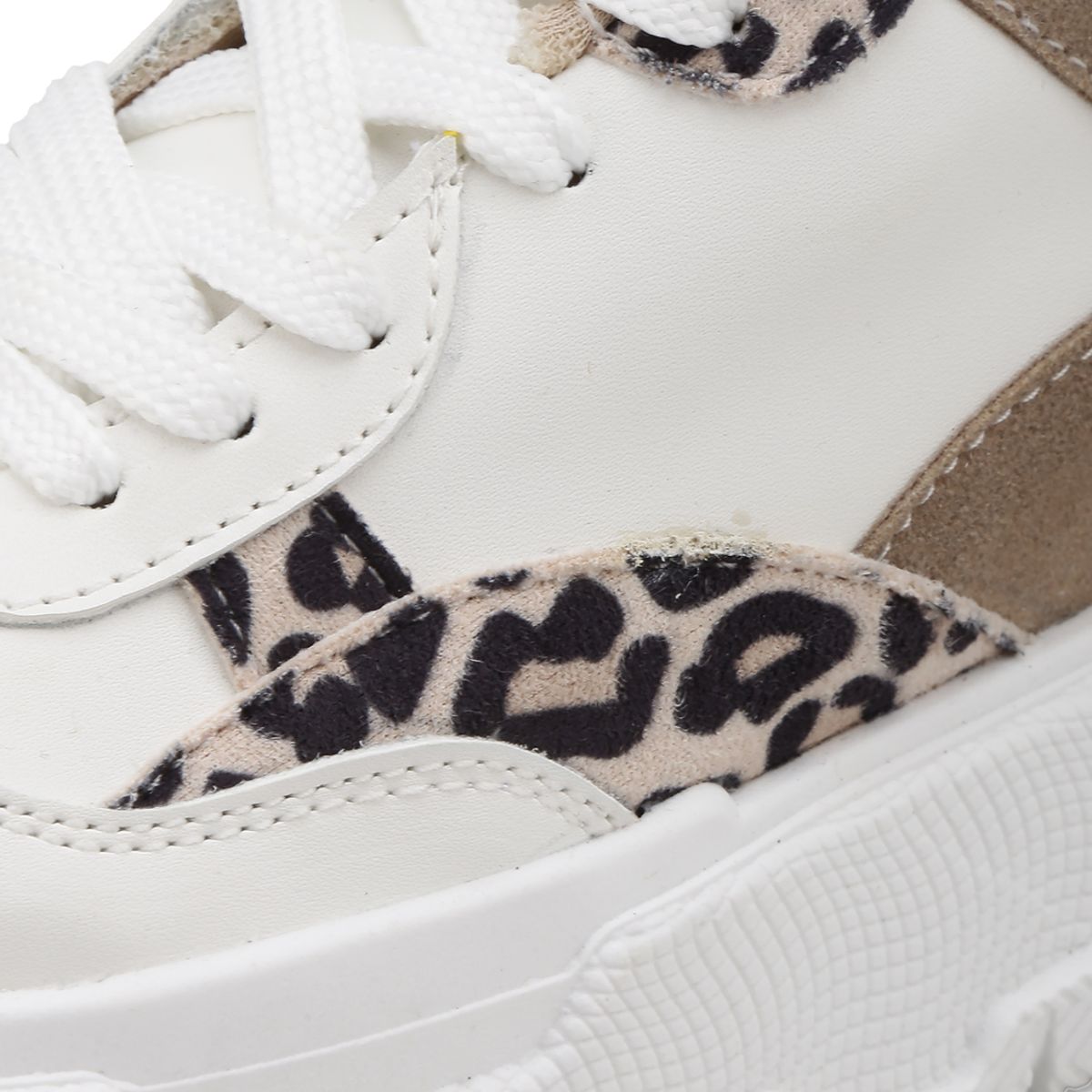 SEVENTEEN - TENIS BLANCOS CON APLIQUES EN ANIMAL PRINT SEVENTEEN ANNIE