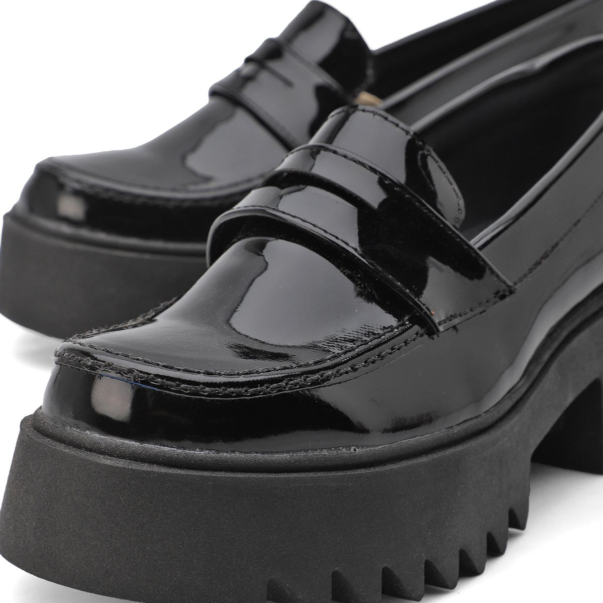 SEVENTEEN - MOCASIN NEGRO CHAROL SEVENTEEN CAITLYNN
