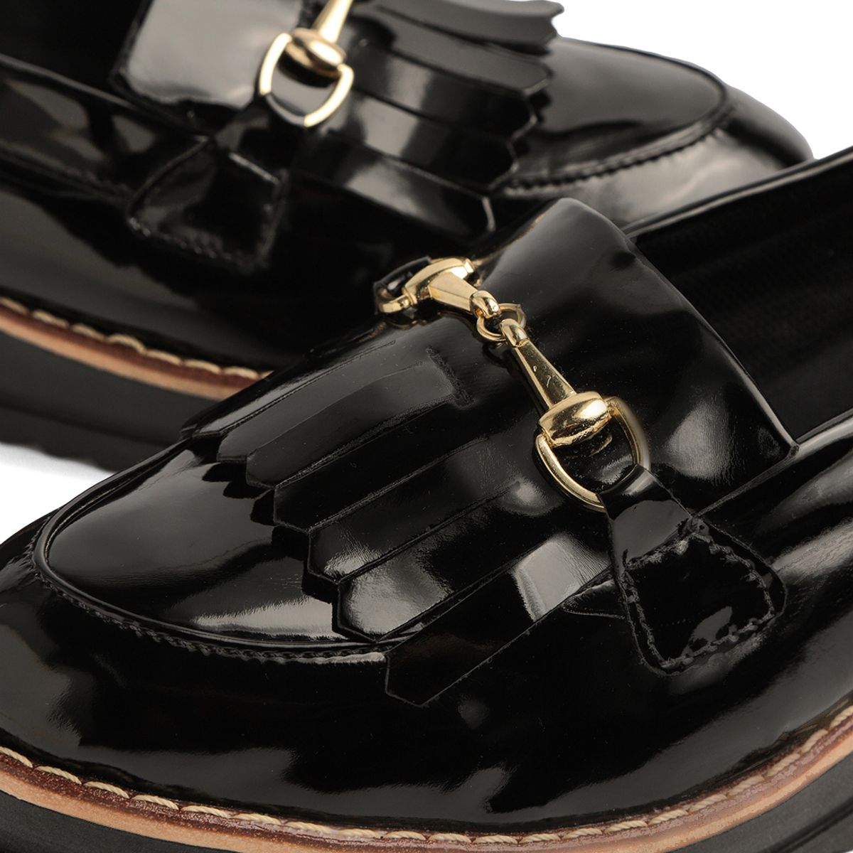 SEVENTEEN - MOCASIN NEGRO CHAROL CON HERRAJE SEVENTEEN BRIELLEE