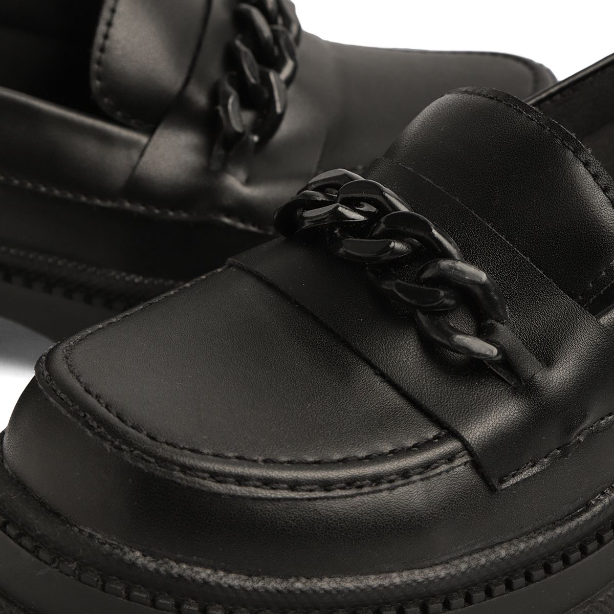 SEVENTEEN - MOCASIN NEGRO CON HERRAJE NEGRO SEVENTEEN BRIGITTE