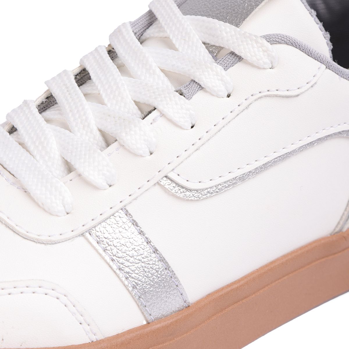 SEVENTEEN - TENIS BLANCOS CON GRIS Y PLATEADO SEVENTEEN  JESSIE