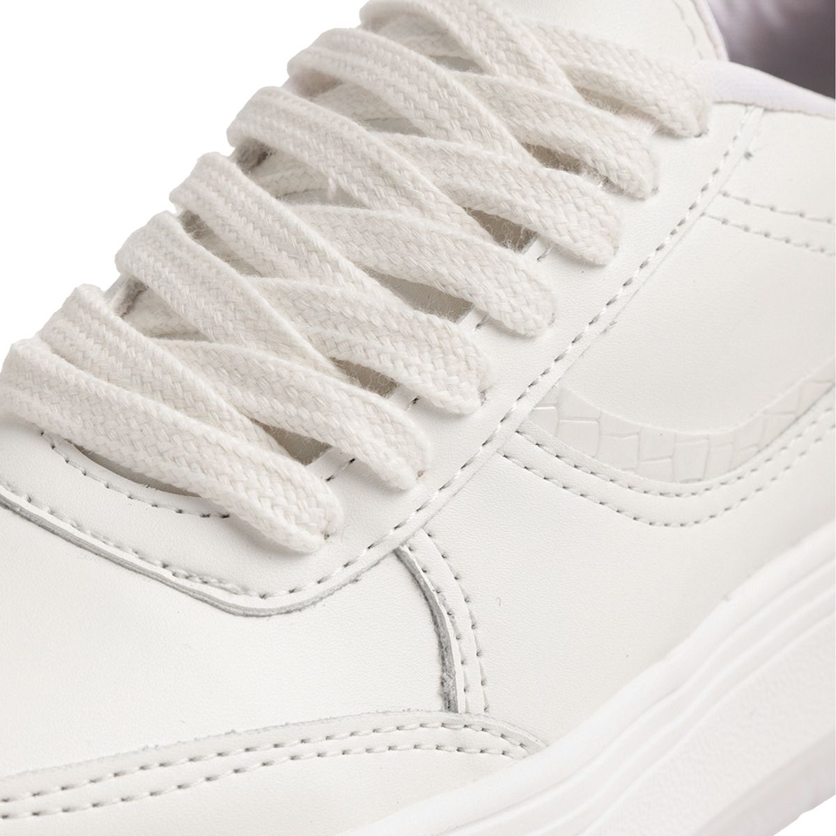 SEVENTEEN - TENIS BLANCOS CON APLIQUES BEIGES SEVENTEEN KYLIE