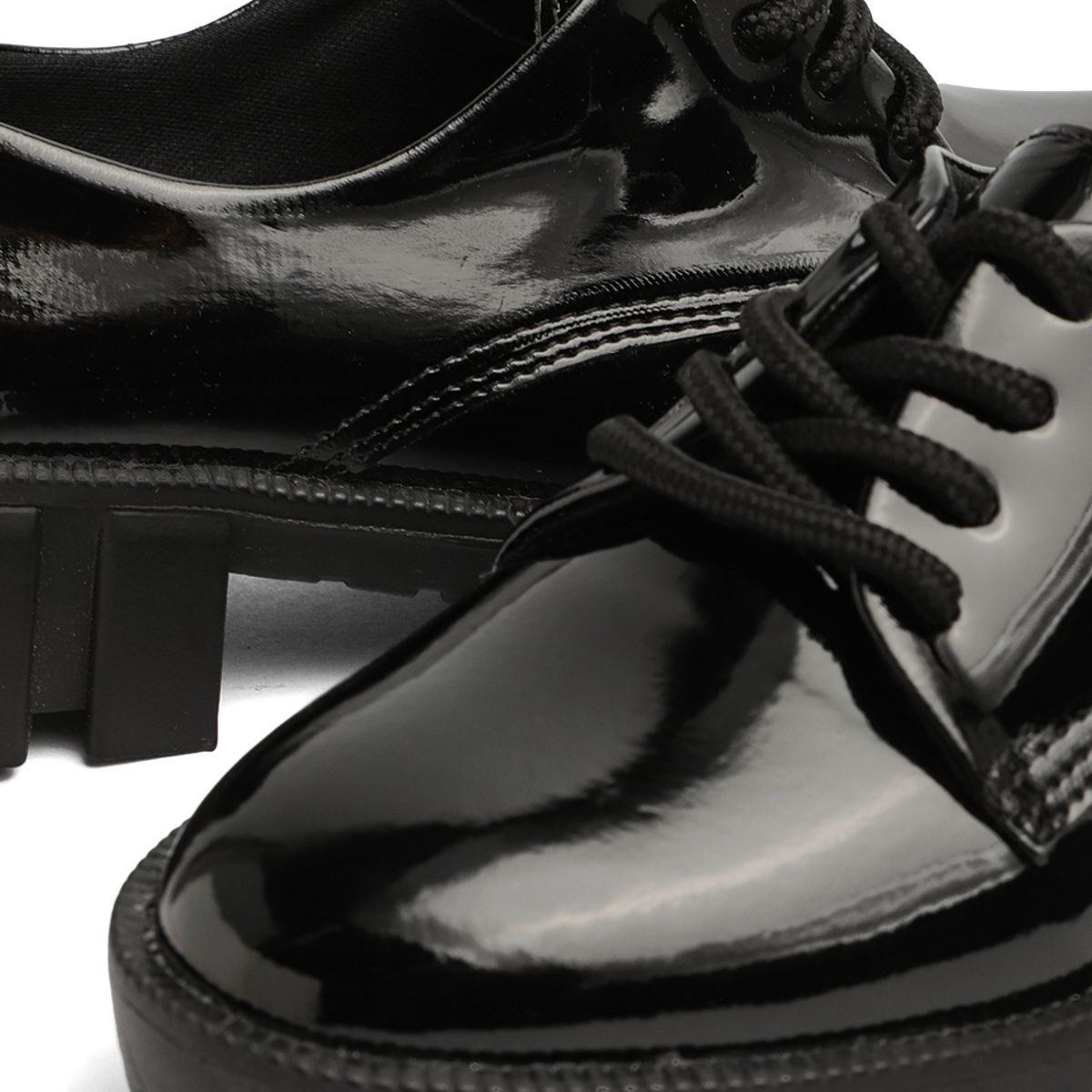 SEVENTEEN - ZAPATO NEGRO CHAROL DE AMARRAR SEVENTEEN CITLALY