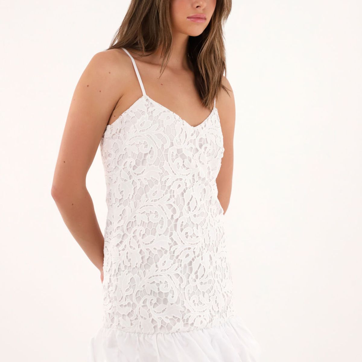 TENNIS - Vestido corto con ruedo englobado crudo para mujer